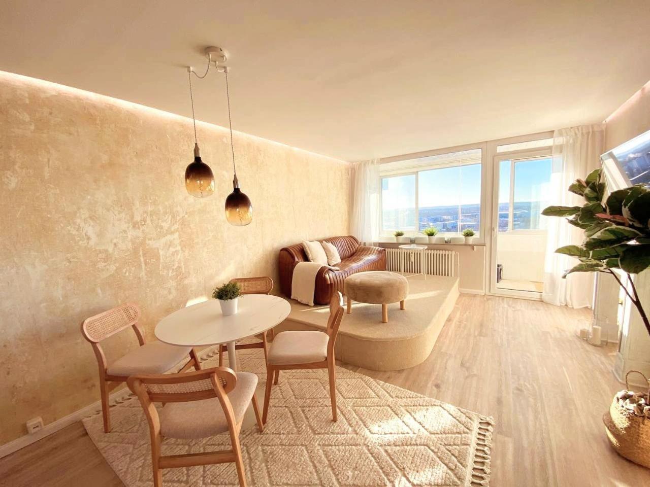 Stylische Sunset-Wohnung เอาก์สเบิร์ก ภายนอก รูปภาพ